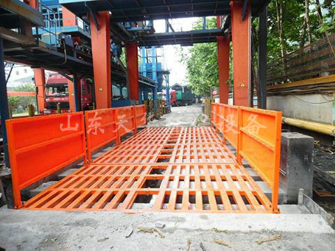 點擊查看詳細信息<br>標題：濟寧唐口煤礦4X12米煤礦專用洗車機 閱讀次數(shù)：2295
