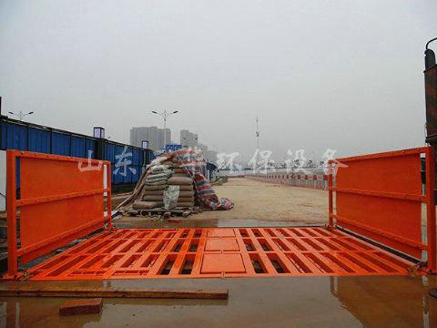 點(diǎn)擊查看詳細(xì)信息<br>標(biāo)題：中鐵城建集團(tuán)第十項(xiàng)目部太原項(xiàng)目工地洗輪機(jī) 閱讀次數(shù)：2515